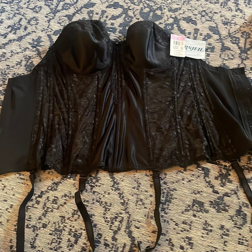 Corset never worn!! Black & sleek